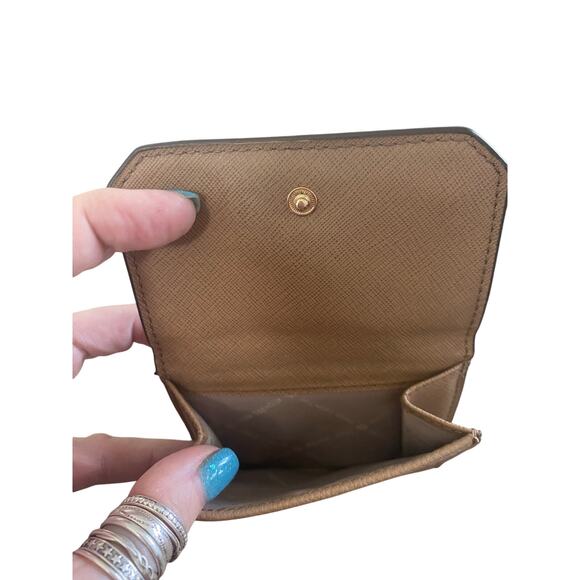 Michael Kors Women’s Wallet Tri Fold Tan Leather - Picture 6 of 9